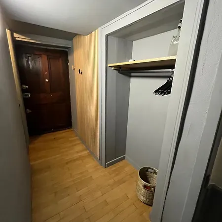 Old Town Apartment *